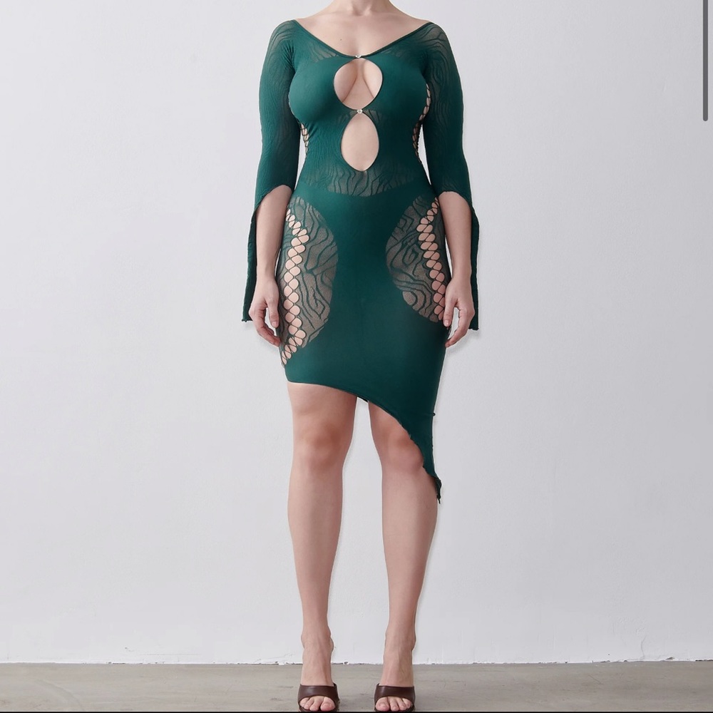 POSTER GIRL -Green Charlotte Dress